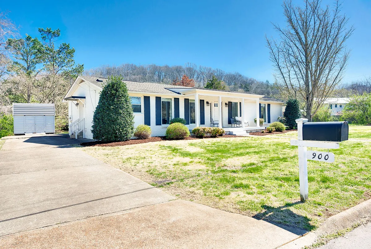 Building Photo - 900 Neuhoff Ln