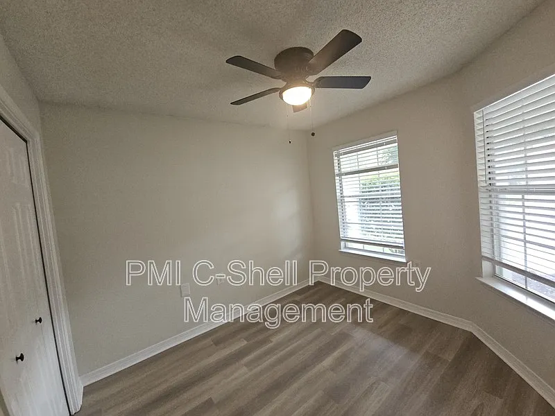 3 bed, 2.0 bath, 1184 sqft, $1,695 — Photo 3