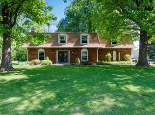 2 Robin Ln, Collinsville, IL 62234