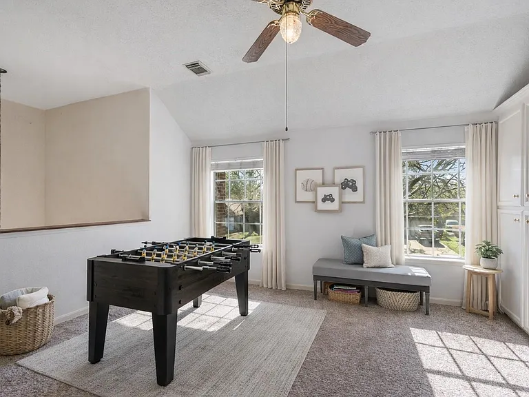 2630 Lakeway Dr — Photo 26