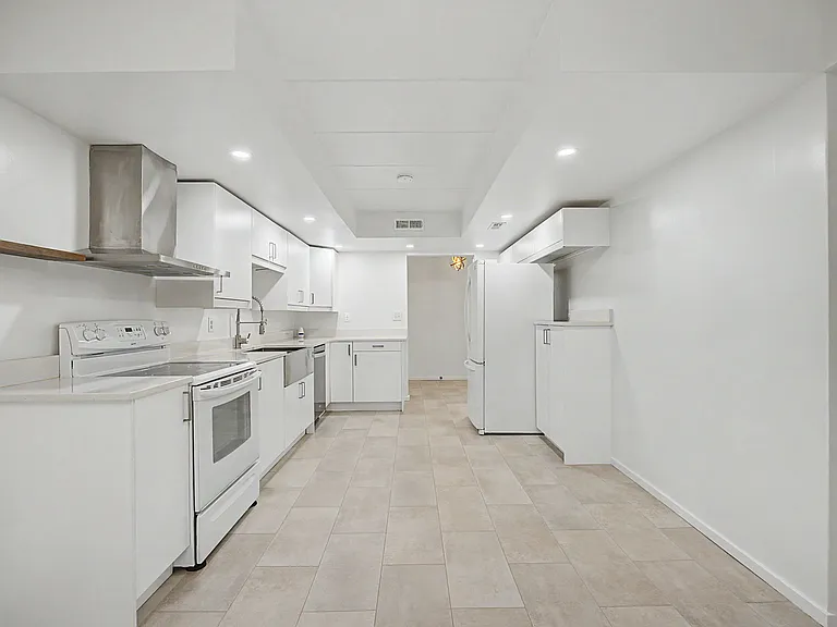 1610 Thunderbird Ln #63 — Photo 14