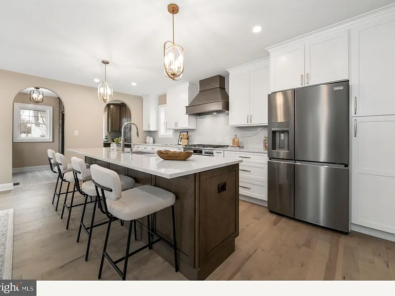 1833 W High St — Photo 16