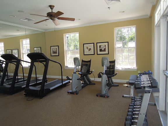 FITNESS ROOM