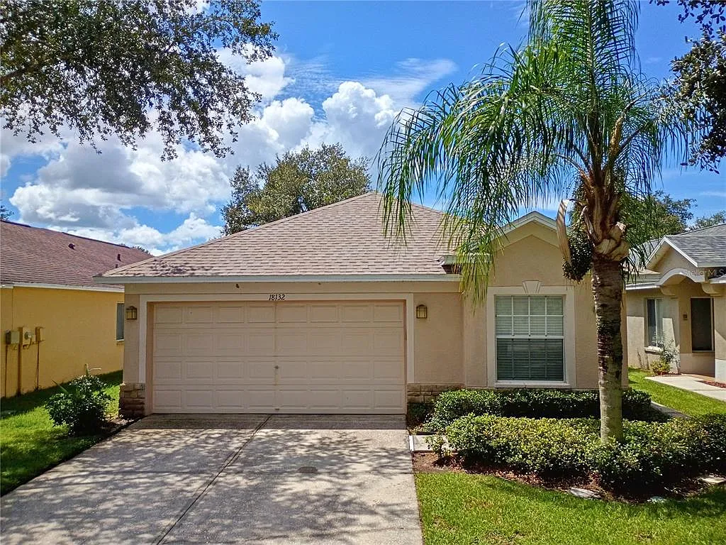3 bed, 2.0 bath, 1434 sqft, $2,300 — Photo 1