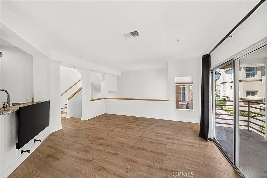 2 bed, 1286 sqft, $3,750 — Photo 4