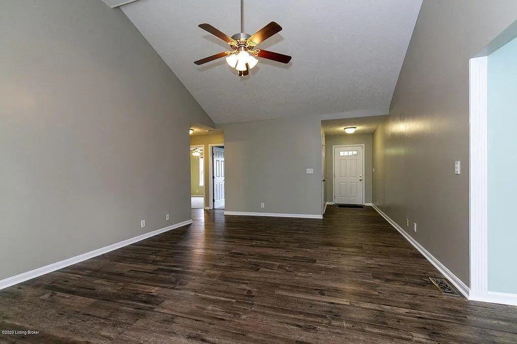 3 bed, 1345 sqft, $2,200 — Photo 4