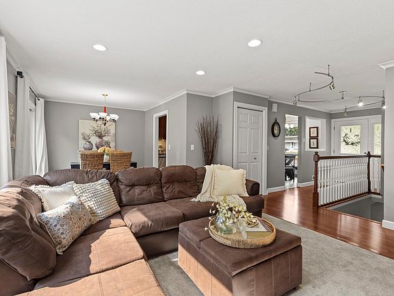 5th image of 14682 Dunbar Ct