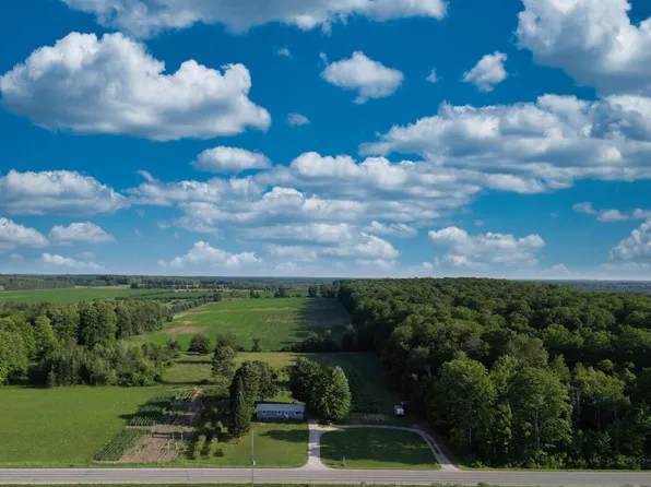 11601 W 638th Hwy, Millersburg, MI 49759