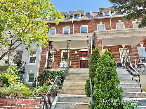 1414 Oak St NW Photo 1