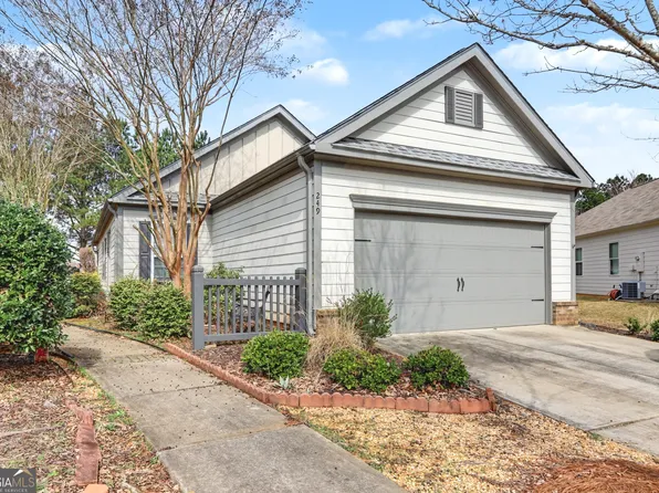249 River Meadow Dr, Lagrange, GA 30241