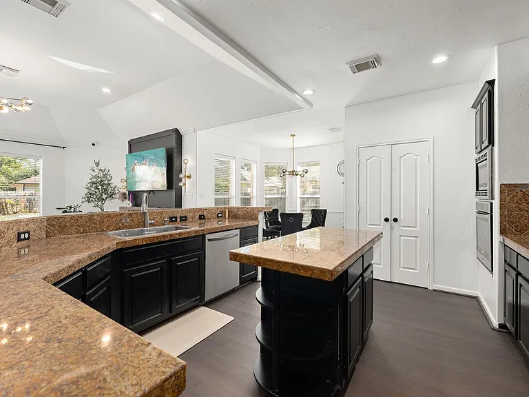 14910 Lake Woodbridge Ct — Photo 16