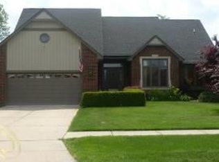 16036 Acorn Dr, Macomb, MI 48042