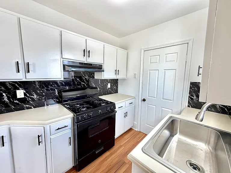 122 Summit Ave #2 — Photo 7