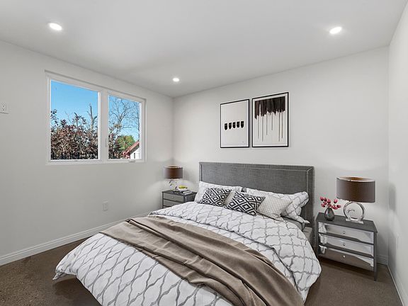 4th image of 1421 Sutherland St #3/4