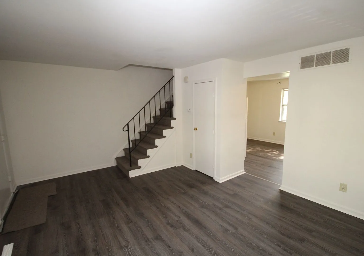 Freshly renovated 3 bedroom with bonus room in Edgewood, MD! — Photo 3