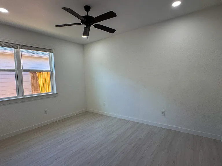160 Zion Rd — Photo 3