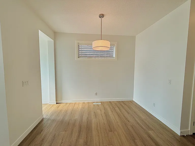 48 Ambleside Cres NW #1 — Photo 11