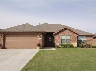 6707 72nd St, Lubbock, TX 79424