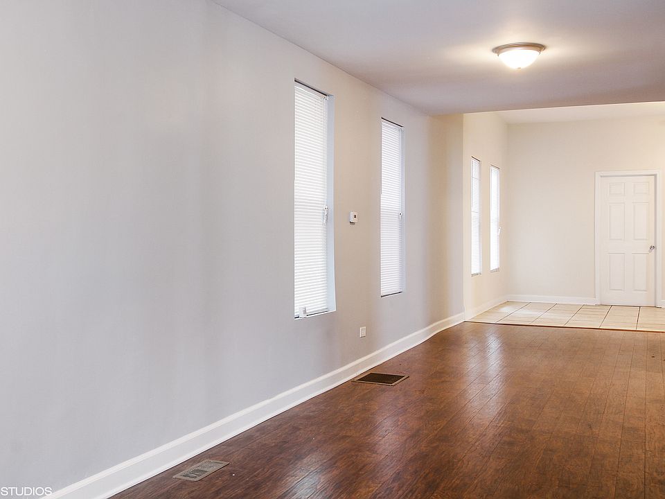 1st image of 7520 S Ellis Ave #1