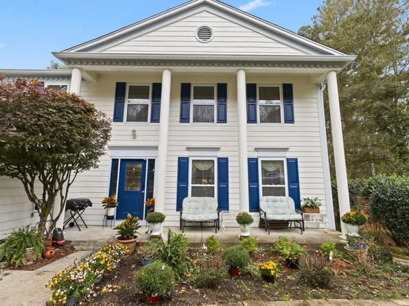 1055 Cranberry Crk, Roswell, GA 30076
