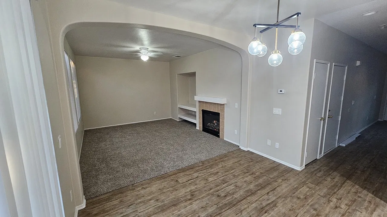 3 bed, 2.5 bath, 2083 sqft, $3,175 — Photo 3