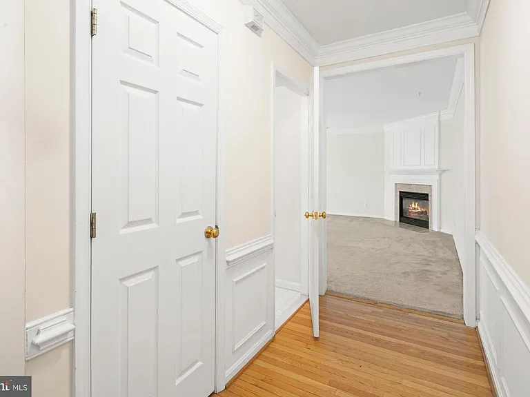 7014 Metropolitan Pl #302 — Photo 25