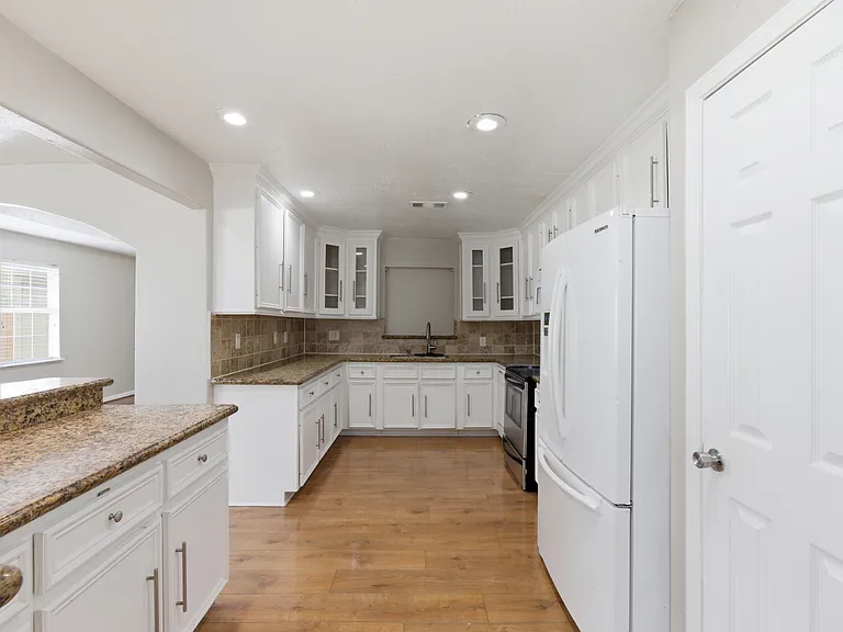 9638 Pine Lake Dr — Photo 15