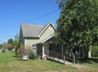 402 E Carter St, Marion, IL 62959