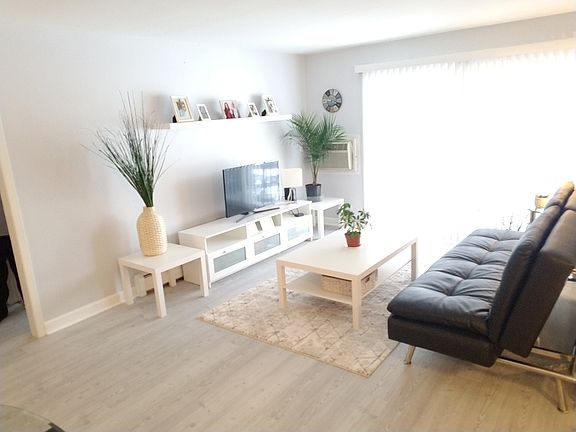 5th image of 301 N Carter St Unit 103