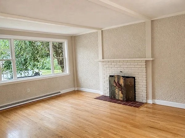 3 bed, 1366 sqft, $3,000 — Photo 2