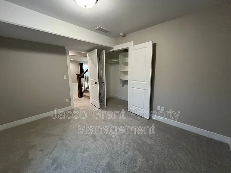 5694 Eaglewood Dr — Photo 16