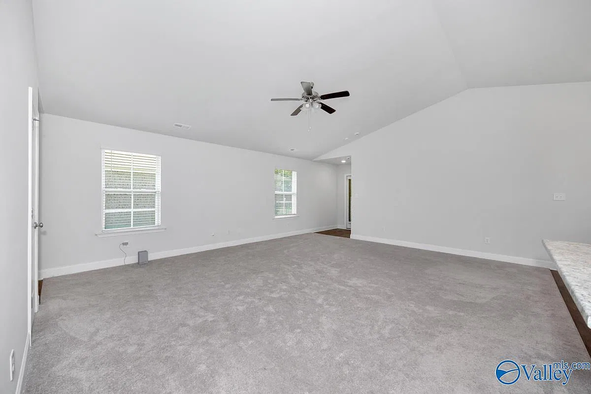 3 bed, 2.0 bath, 1580 sqft, $1,795 — Photo 4