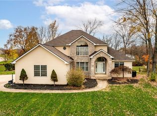 6995 Country View Dr, Valley City, OH 44280