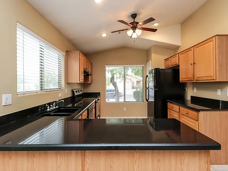 2213 W Saint Charles Ave — Photo 6