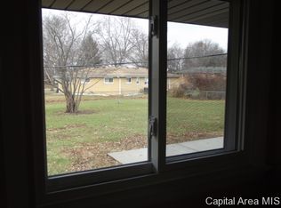 44 Parkway Dr, Sherman, IL 62684