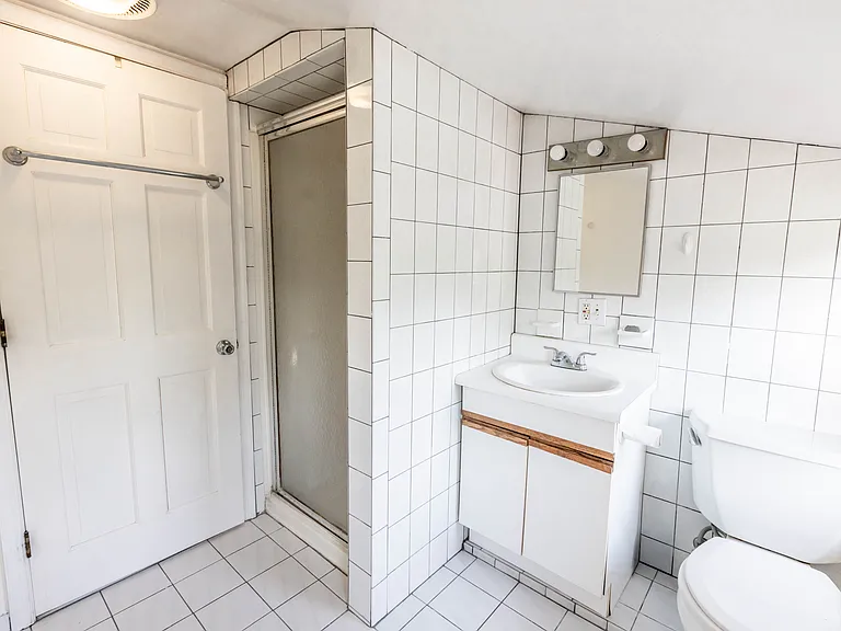 22 Serafin Pl — Photo 29