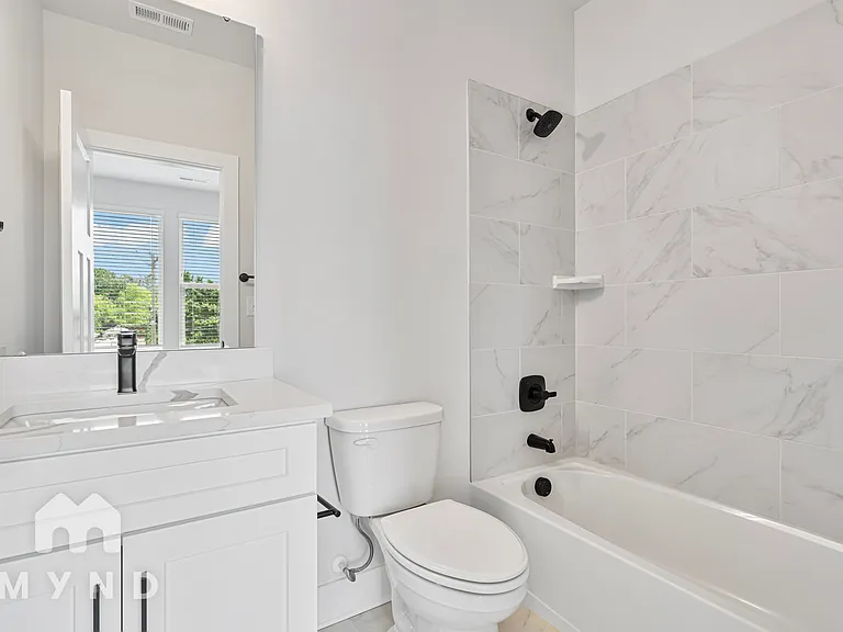 2242 N Graham St #2 — Photo 20