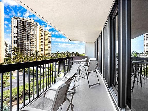 3rd image of 4001 Gulf Shore Blvd N APT 400