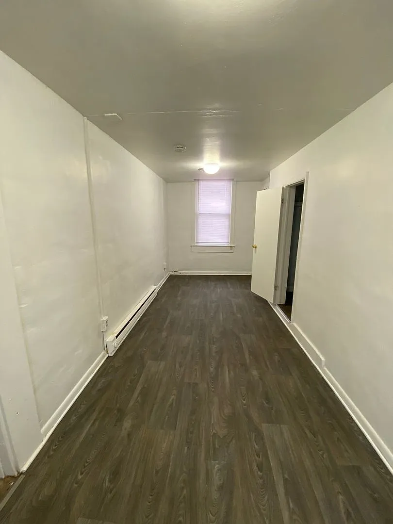 324 E Front St — Photo 4