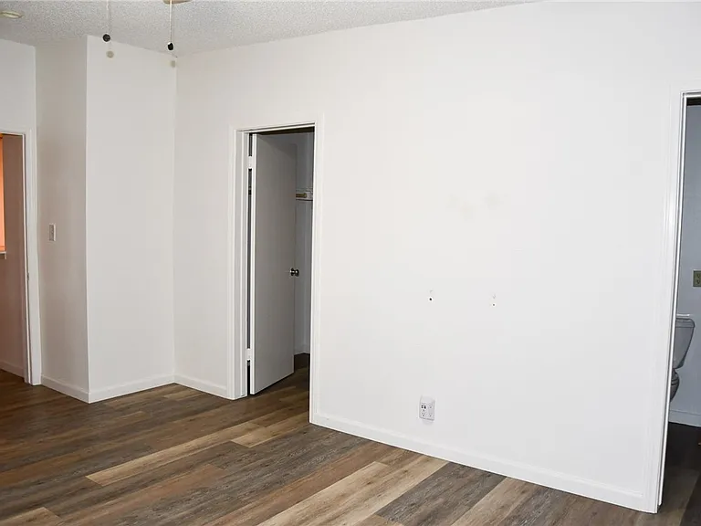 1637 W Malvern Ave #1637 — Photo 13