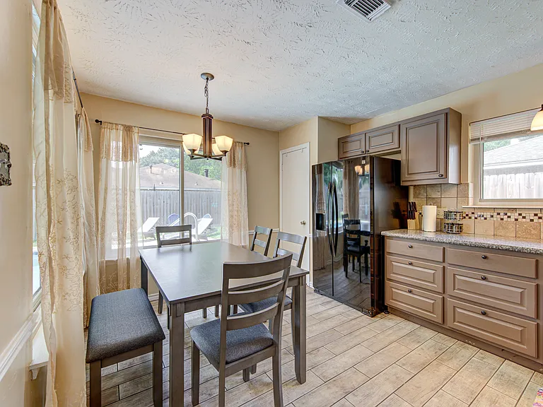 9126 Benwick Dr — Photo 22
