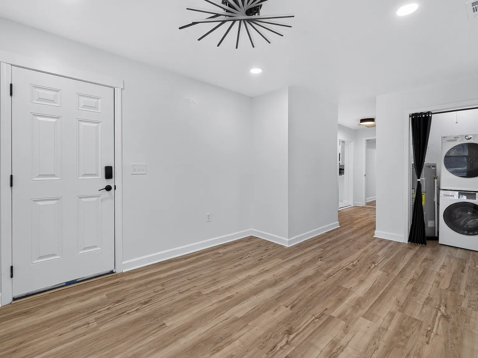 2 bed, 900 sqft, $1,650 — Photo 4