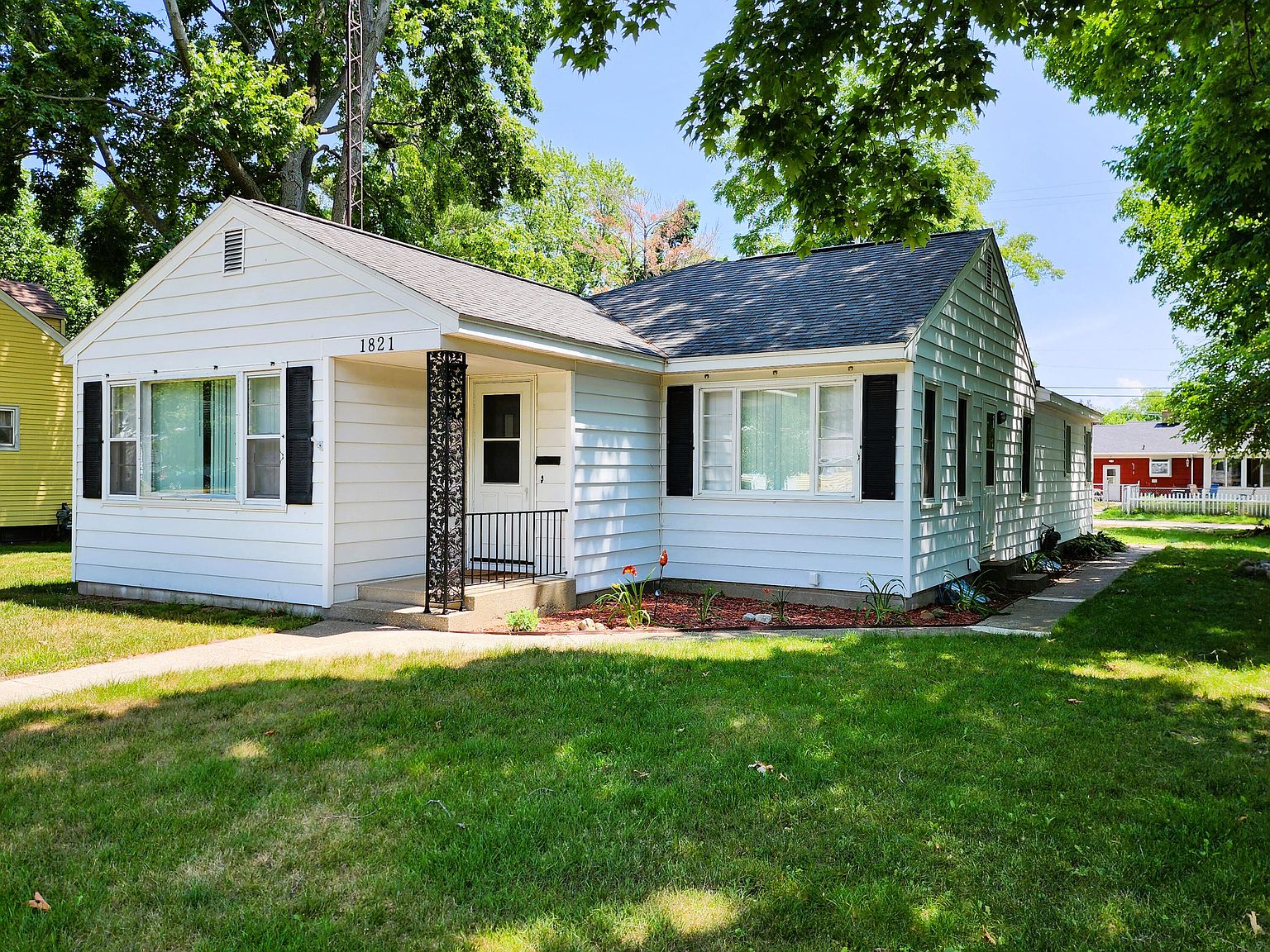 1821 Mills Ave, Muskegon, MI 49445 MLS 23026070 Zillow