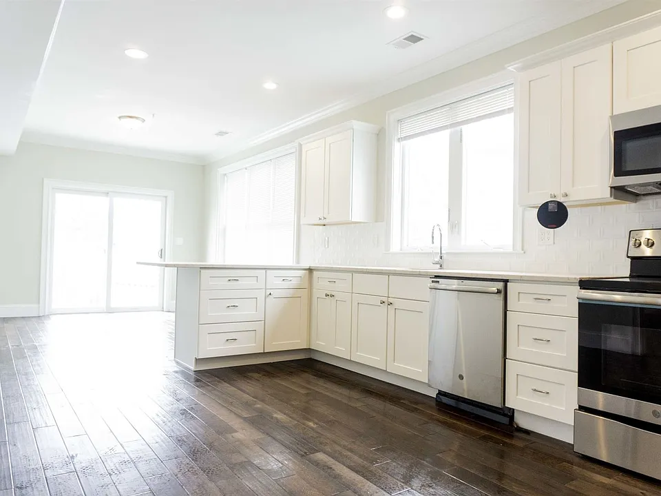 140 Minden St. #2 Boston - Jamaica Plain Shared Unit Photo 3