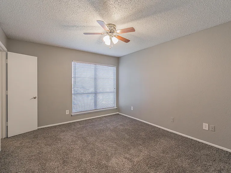Station 121 at Town Center Apartments — Photo 171