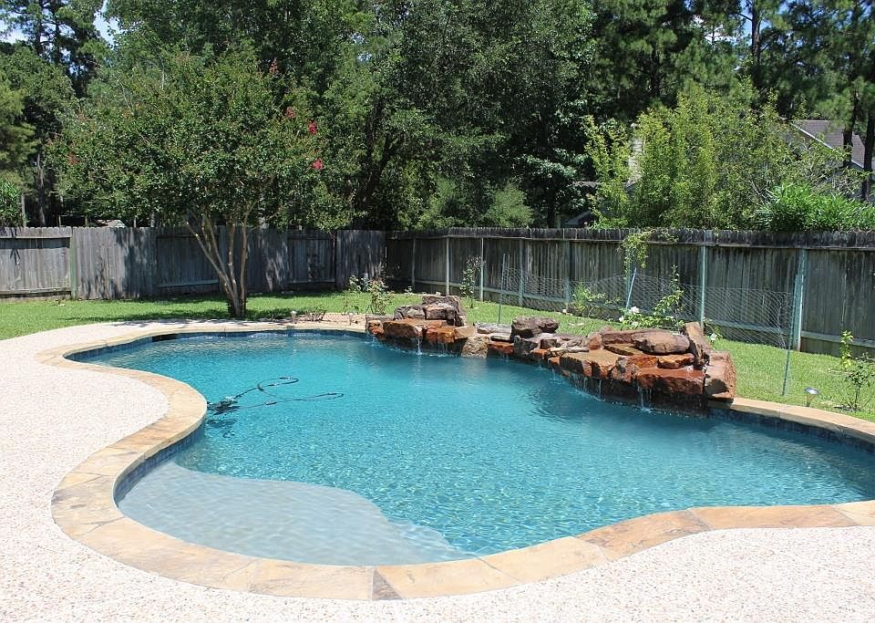 1st image of 66 E Whistlers Bend Cir