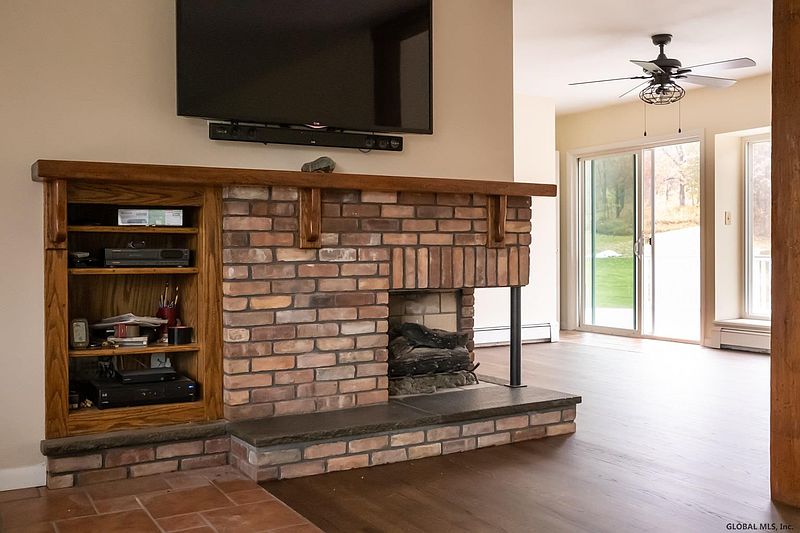 5th image of 151 WILLOWBROOK Road