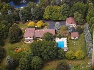 2202 Stieg Rd, Woodstock, IL 60098