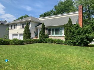 221 Mamaroneck Rd, Scarsdale, NY 10583