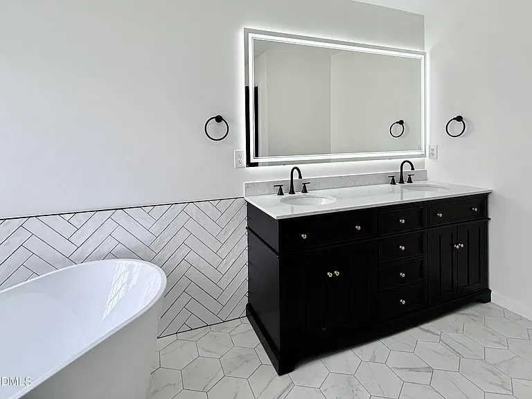 4604 Miller Dr — Photo 36